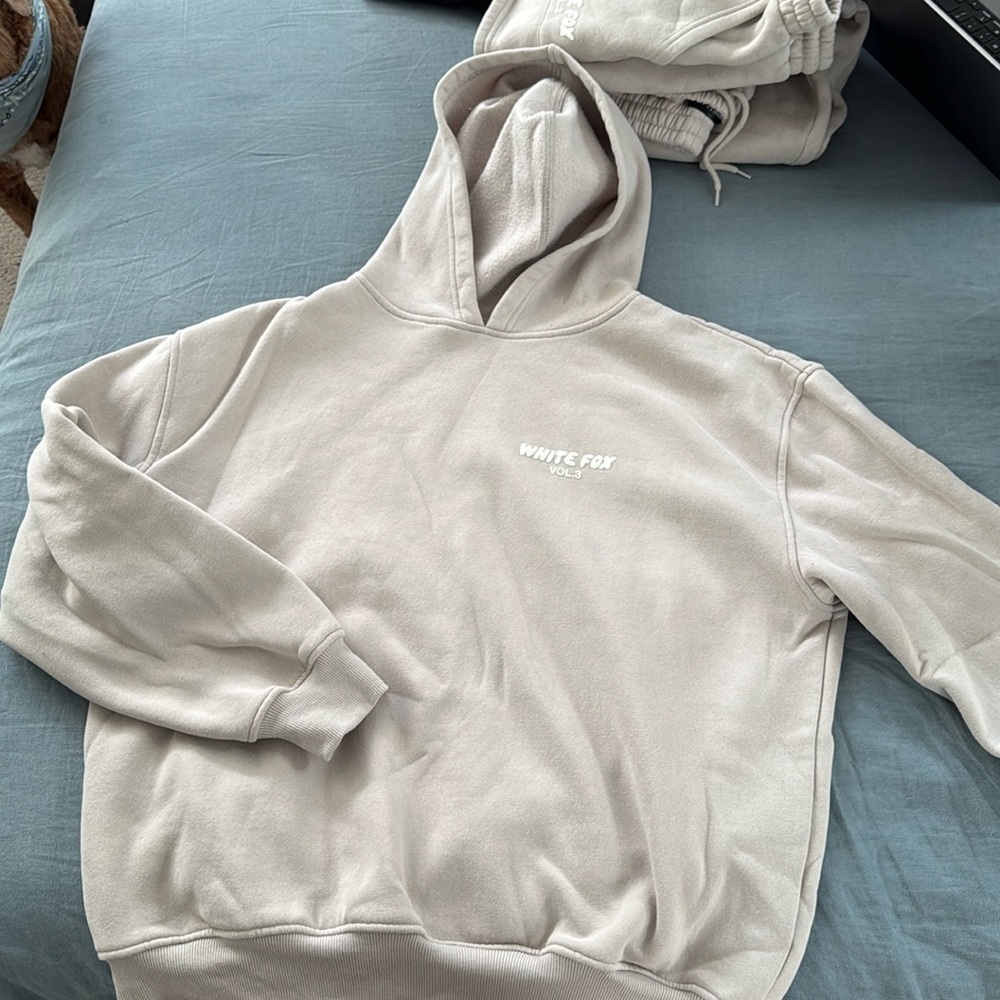 White Fox boutique hoodie size M/L